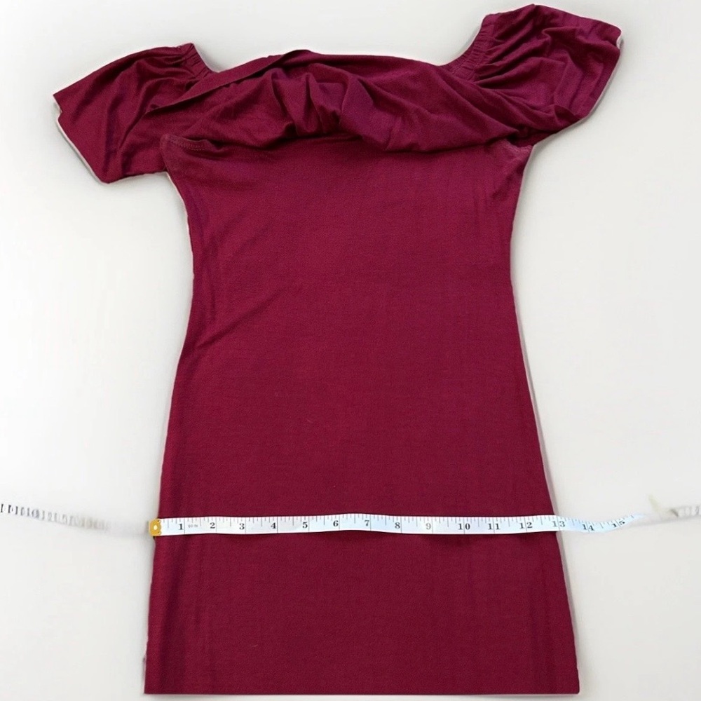 chic One-Shoulder Ruffled Bodycon Dress in Wine - Picture 4 of 7